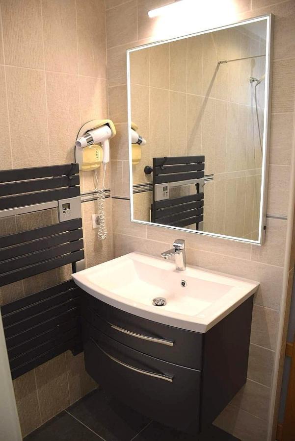 Logis Hotel Restaurant Spa Les Balcons De L'Esperance Limeuil エクステリア 写真