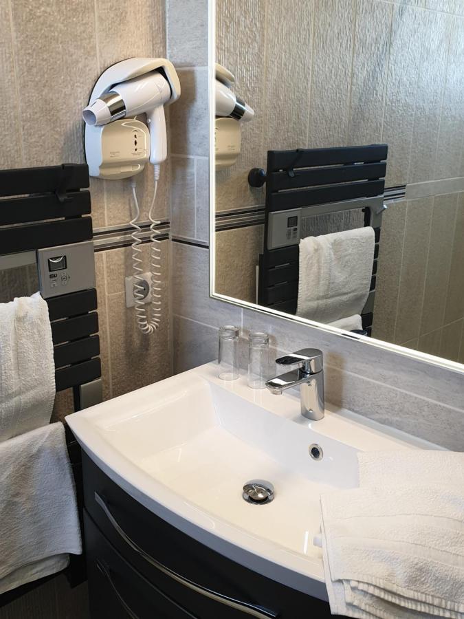 Logis Hotel Restaurant Spa Les Balcons De L'Esperance Limeuil エクステリア 写真